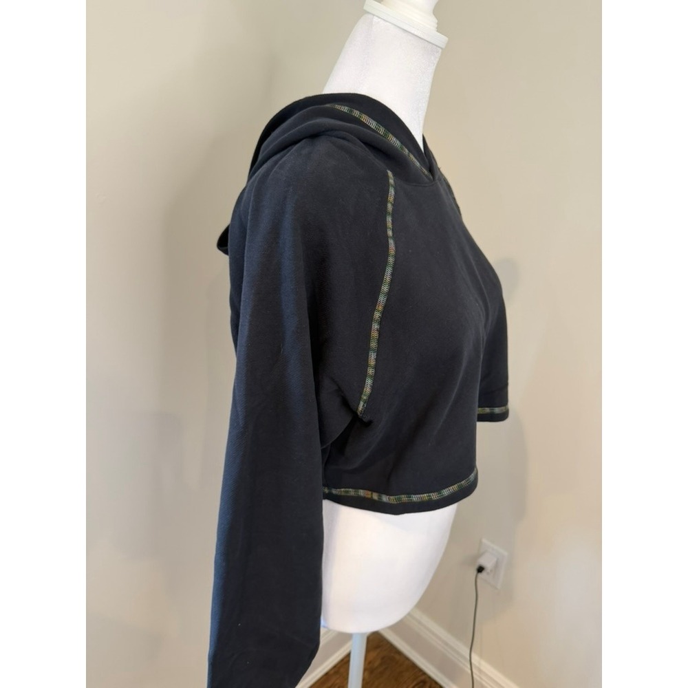 Something Navy x Bandier Cropped Hoodie Blue Rainbow Stitch Pullover Size M - Picture 3 of 6